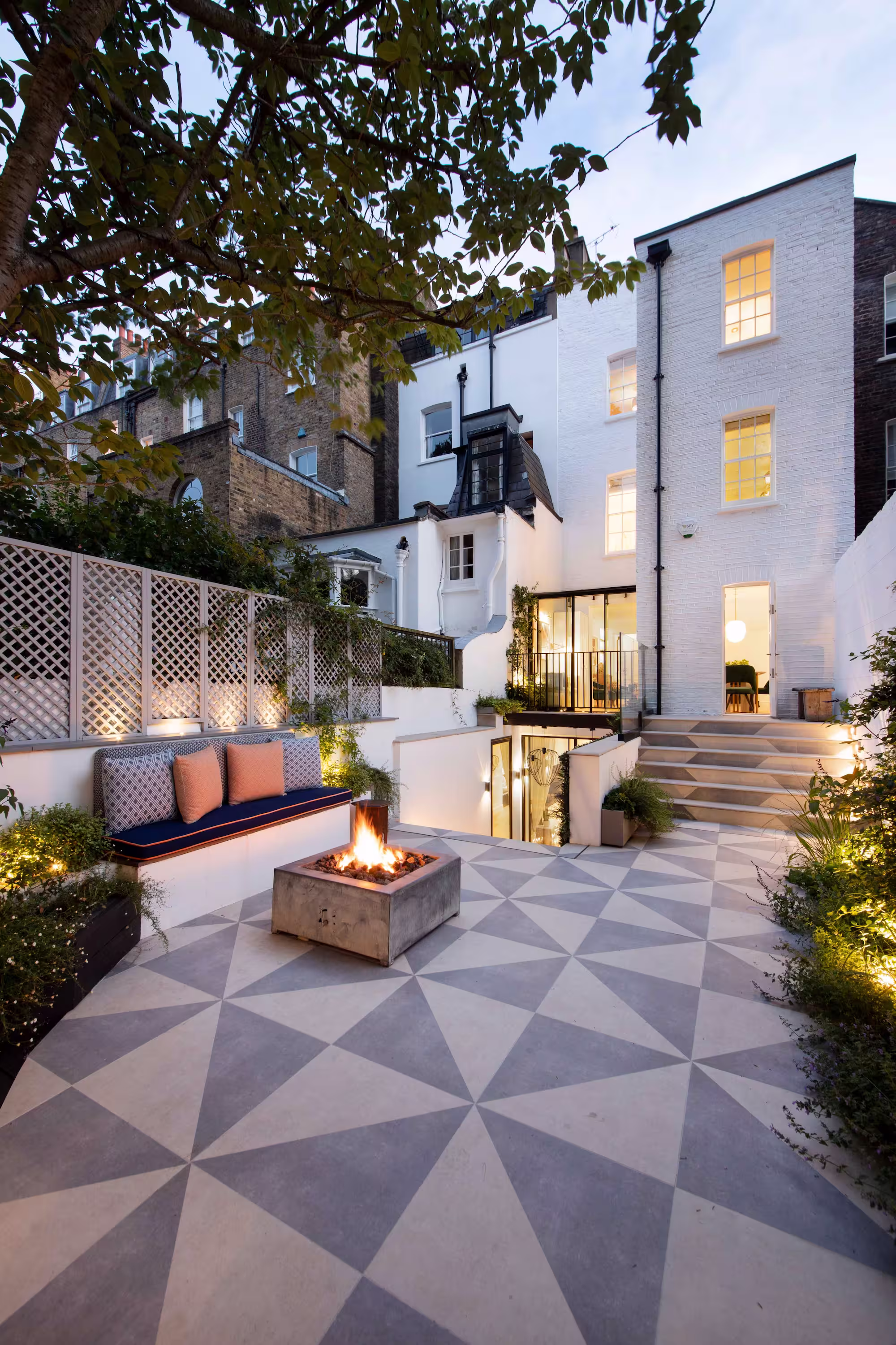 eaton square courtyard